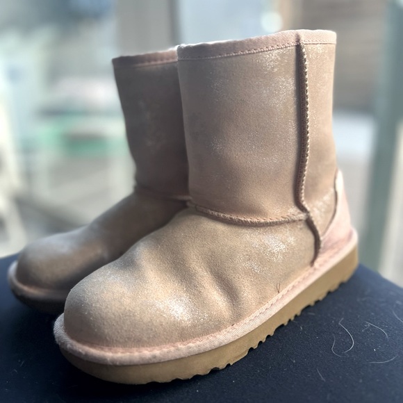 UGG light pink sparkle classic short boot, size 3 youth - Picture 3 of 3